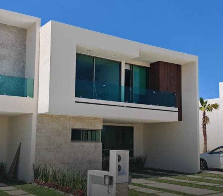 HOUSE FOR $3,200,000 IN AN ELITE RESIDENTIAL NEIGHBORHOOD. LINDAVISTA STREET, PACHUCA, HGO.