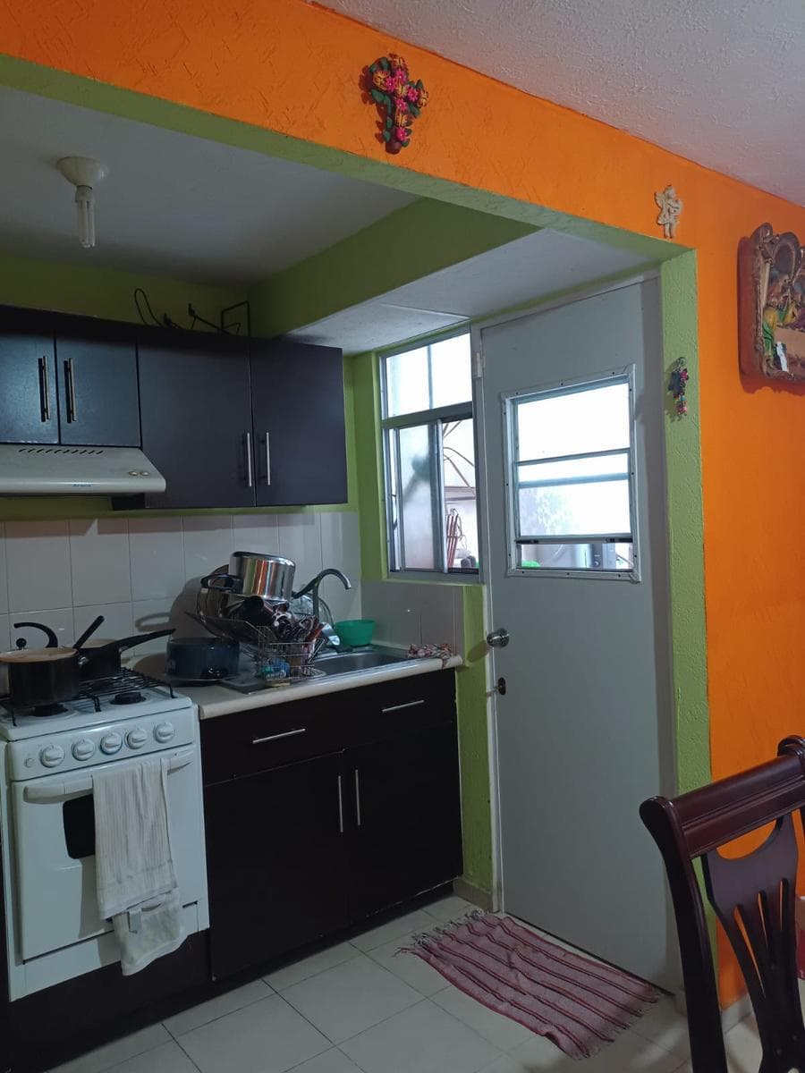 HOUSE FOR $1,210,000 IN CITARÁ HUEHUETOCA. 2-STORY.