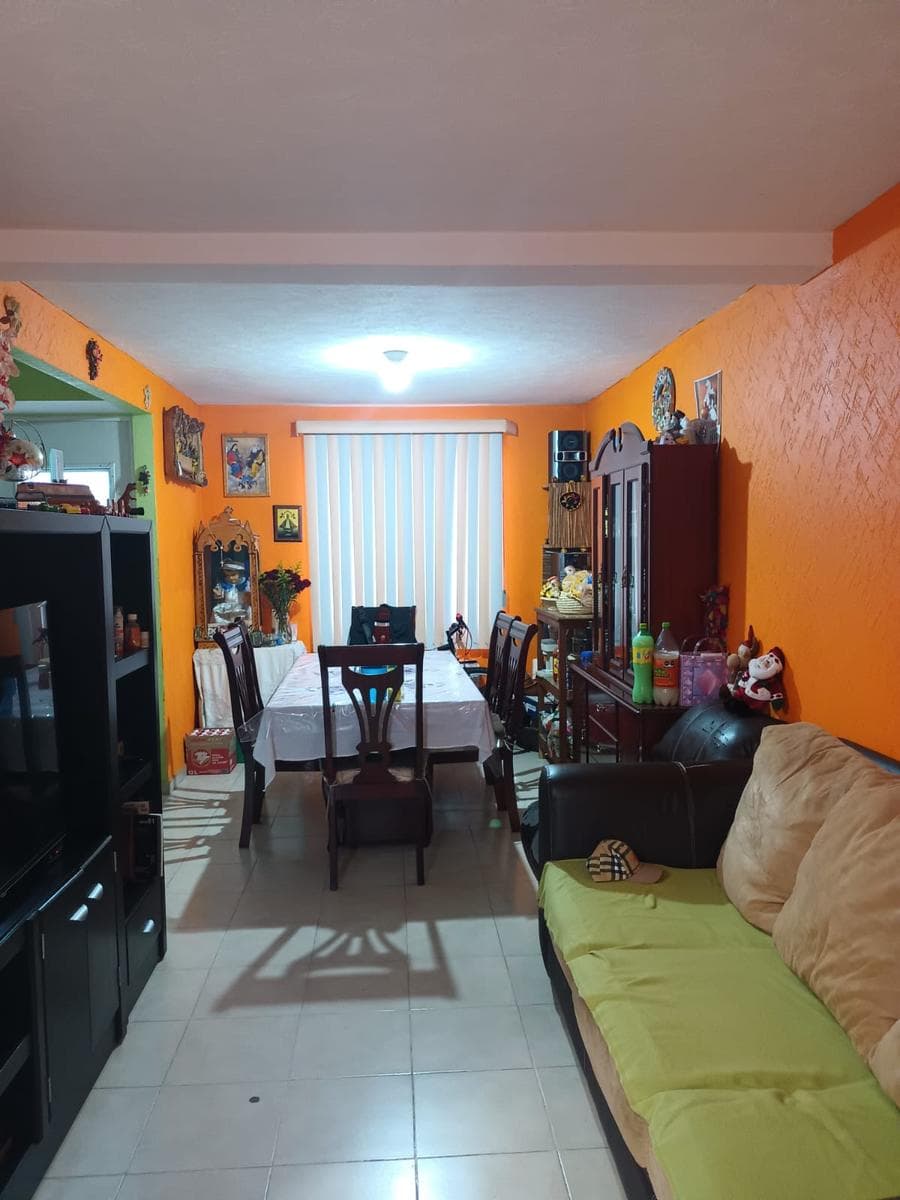 HOUSE FOR $1,210,000 IN CITARÁ HUEHUETOCA. 2-STORY.