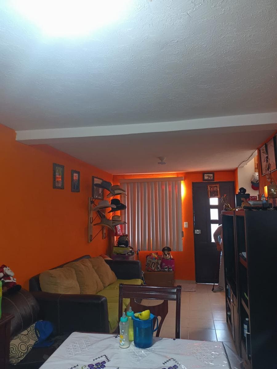 HOUSE FOR $1,210,000 IN CITARÁ HUEHUETOCA. 2-STORY.