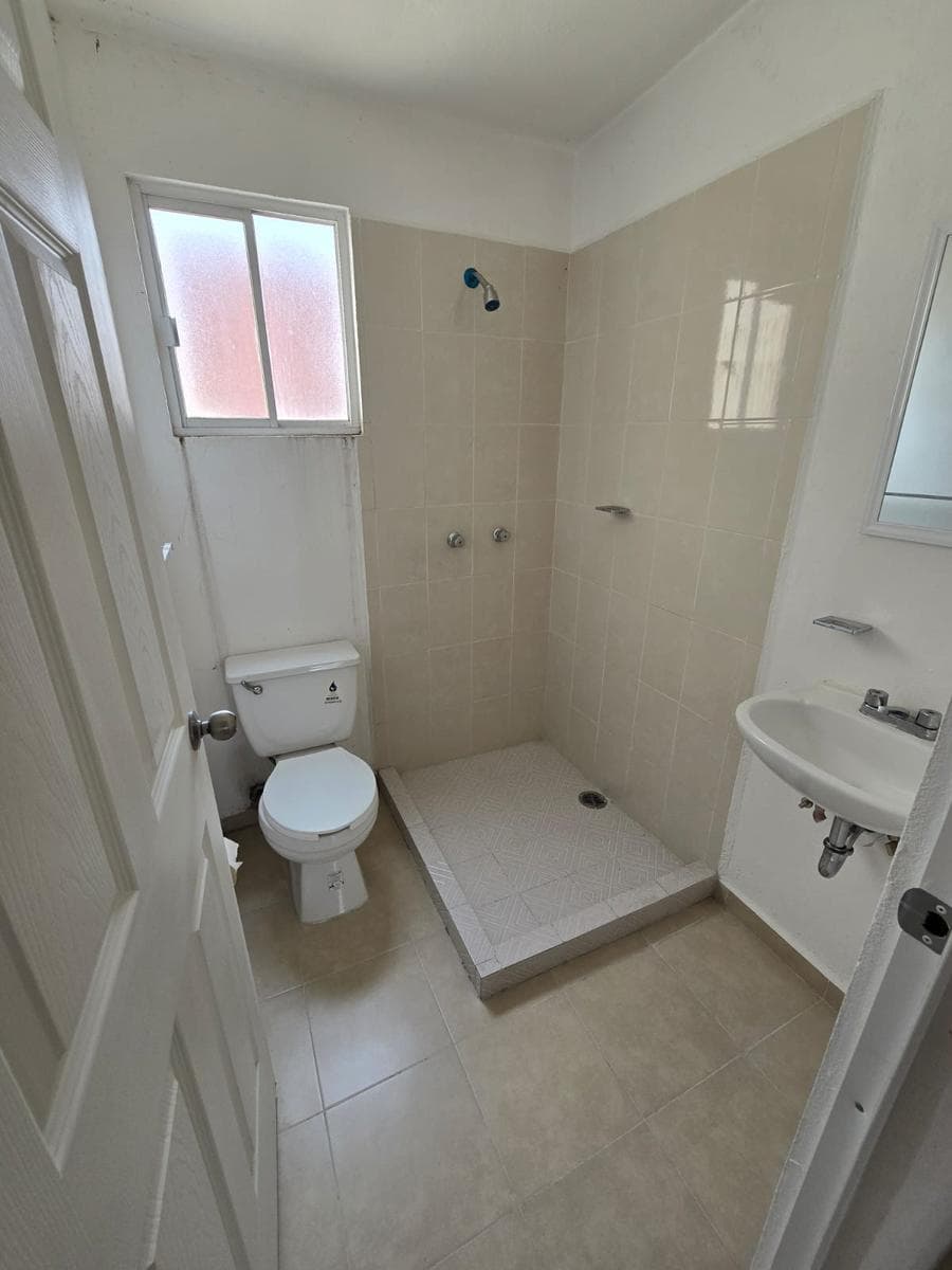 HOUSE IN CITARÁ, HUEHUETOCA, $1,150,000, WITH KITCHENETTE.