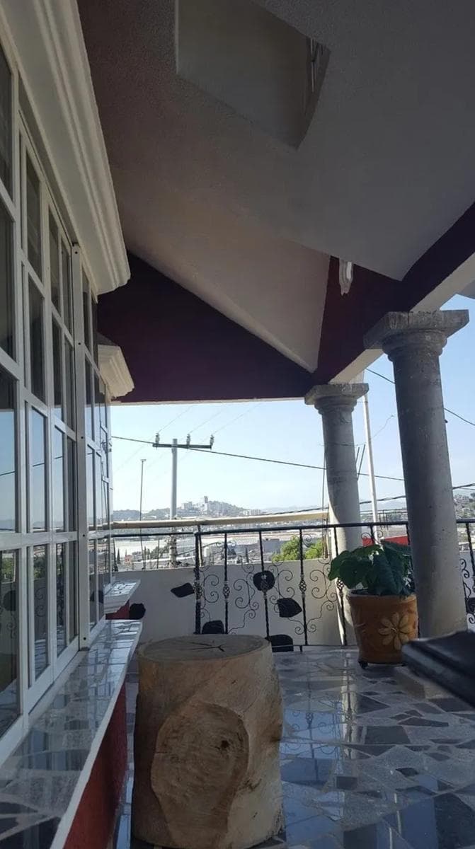 HOUSE FOR $3,900,000 WITH EVENT HALL AND OUTBUILDING. ZACATECAS 14, BUENAVISTA EXPANSION, 2nd SECTION,