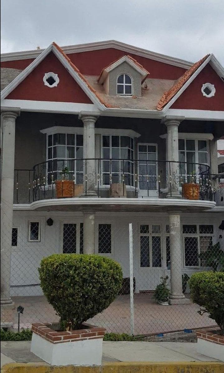 HOUSE FOR $3,900,000 WITH EVENT HALL AND OUTBUILDING. ZACATECAS 14, BUENAVISTA EXPANSION, 2nd SECTION,