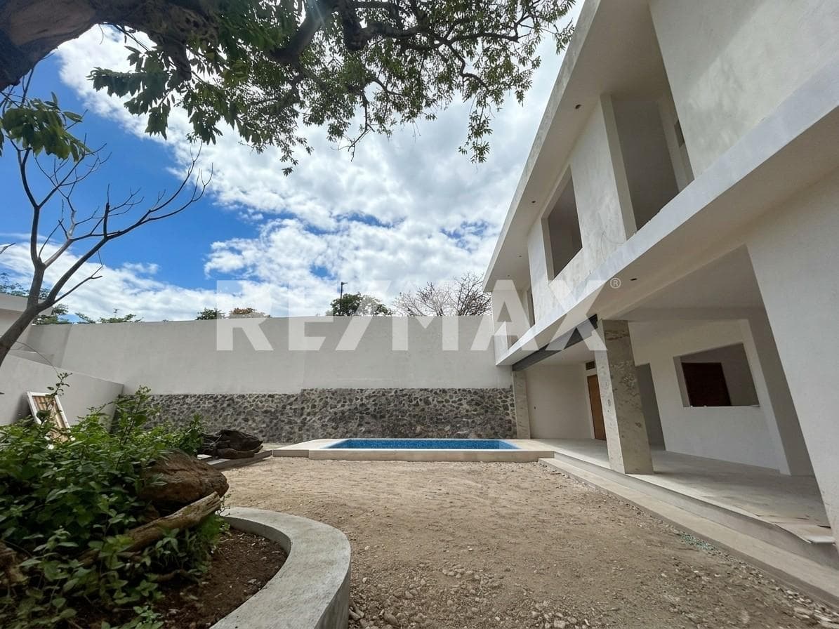 House for Sale in Morelos, Delicias, Cuernavaca