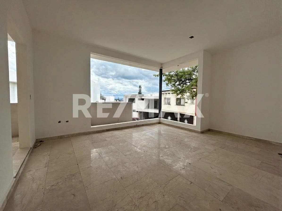 House for Sale in Morelos, Delicias, Cuernavaca