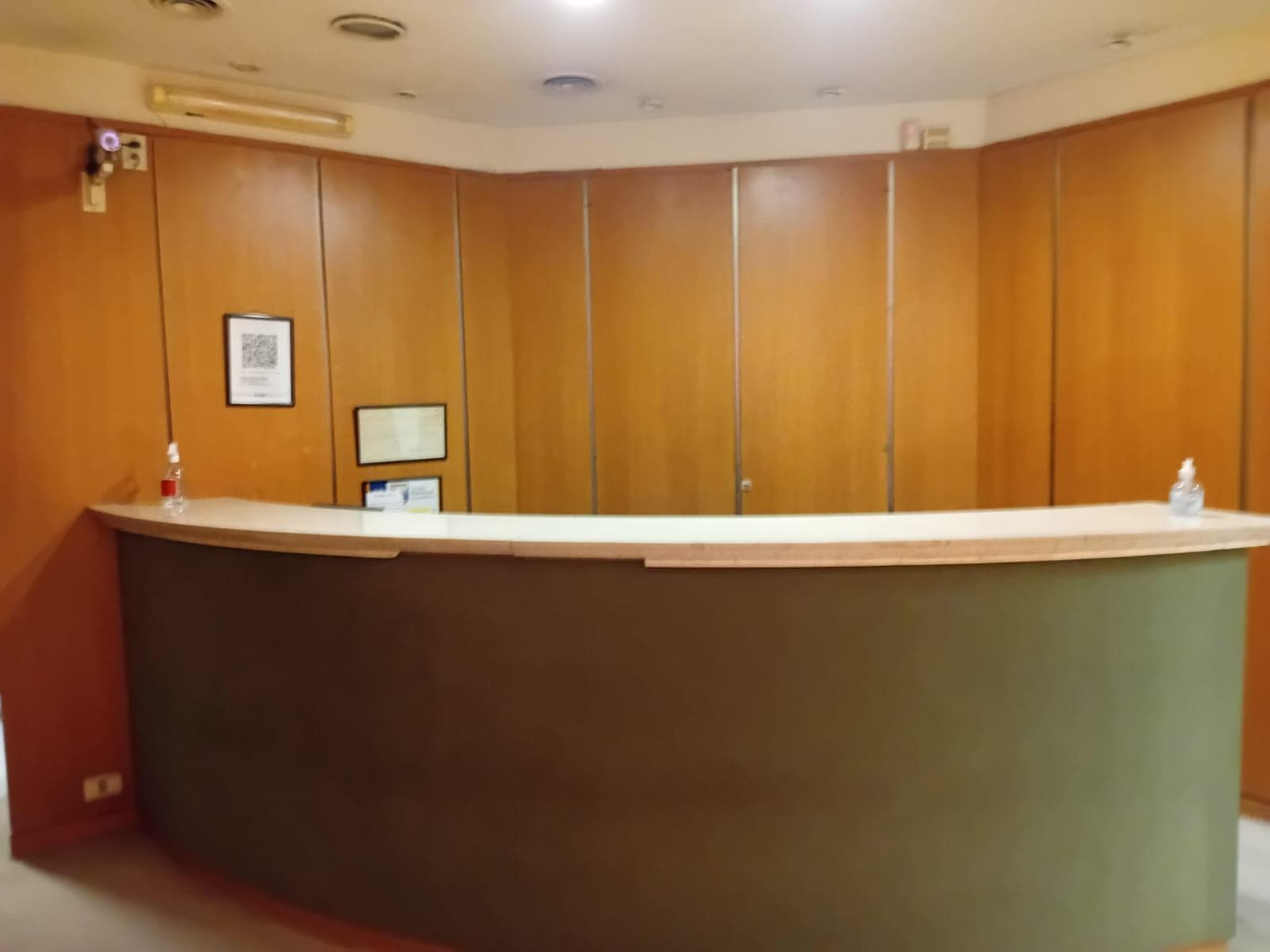 500 m² Office for Sale in Microcentro with 10 Parking Spaces; Will Consider Trade-Ins