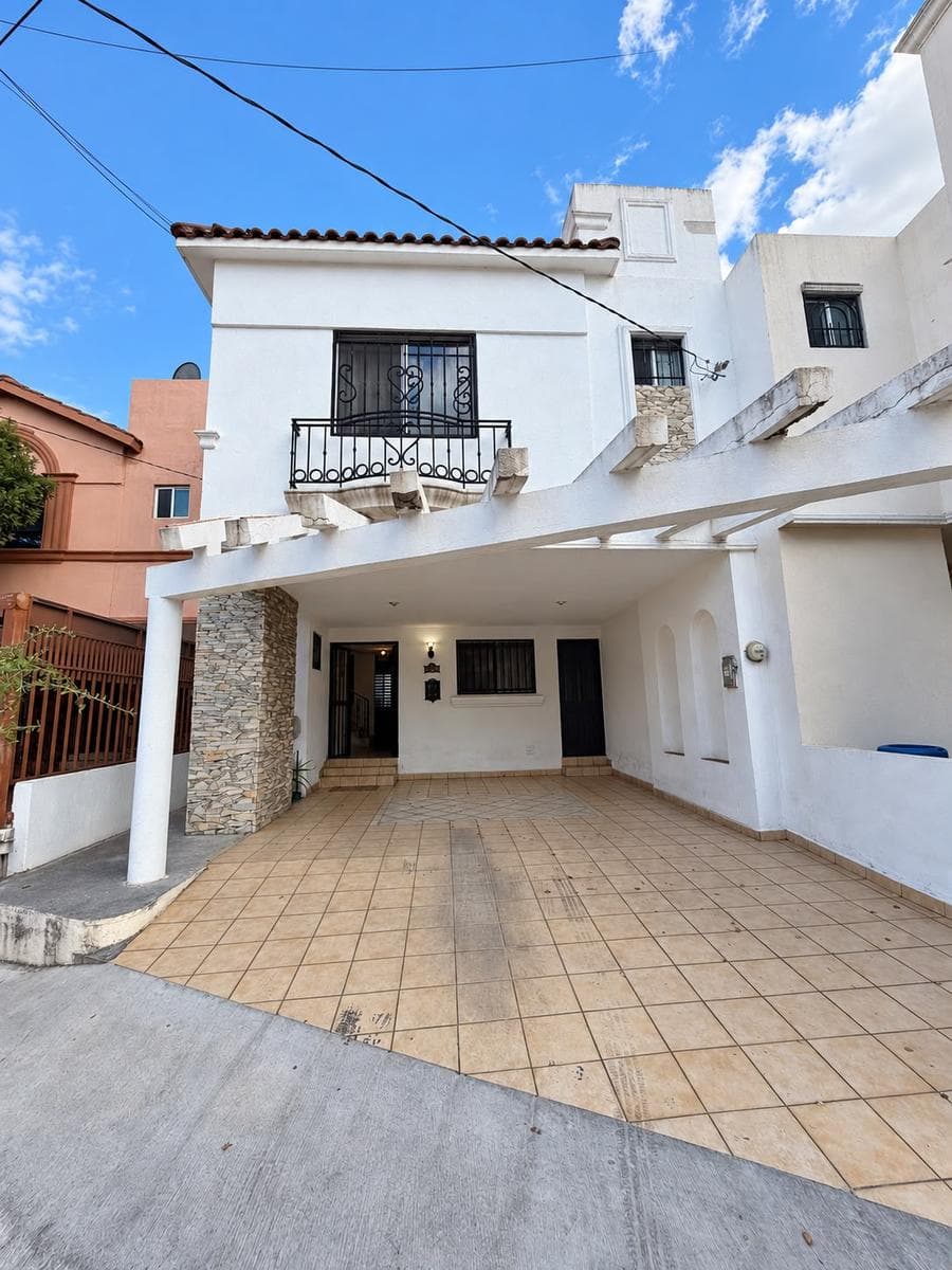 HOUSE FOR SALE IN MISIÓN CUMBRES