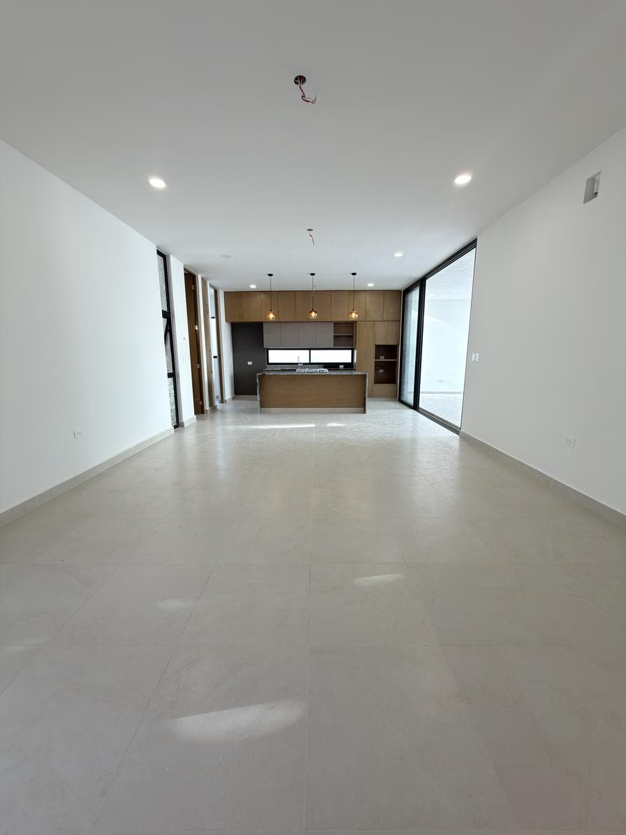 Single-Story House for Sale with 3 Bedrooms in Cholul, Mérida, Yucatán