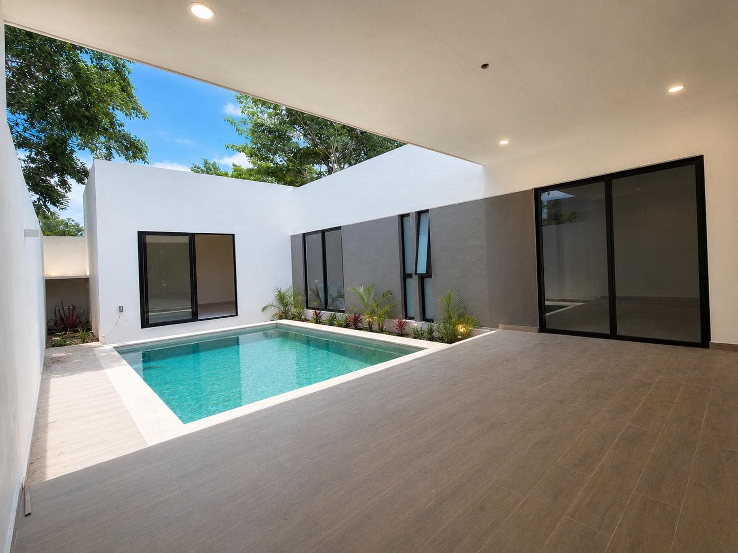 Single-Story House for Sale with 3 Bedrooms in Cholul, Mérida, Yucatán