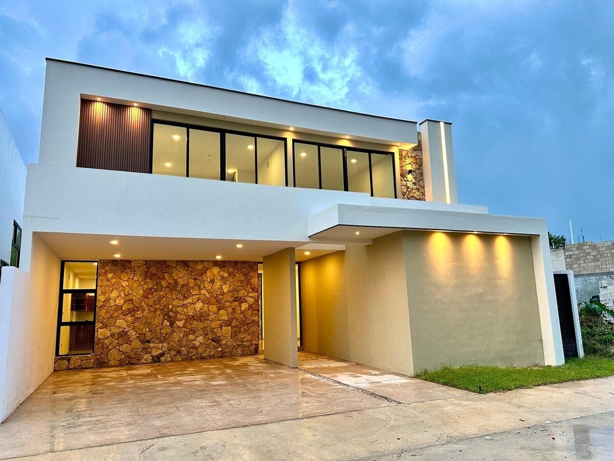 House for Sale on a Private Street in Cholul, Mérida, Yucatán