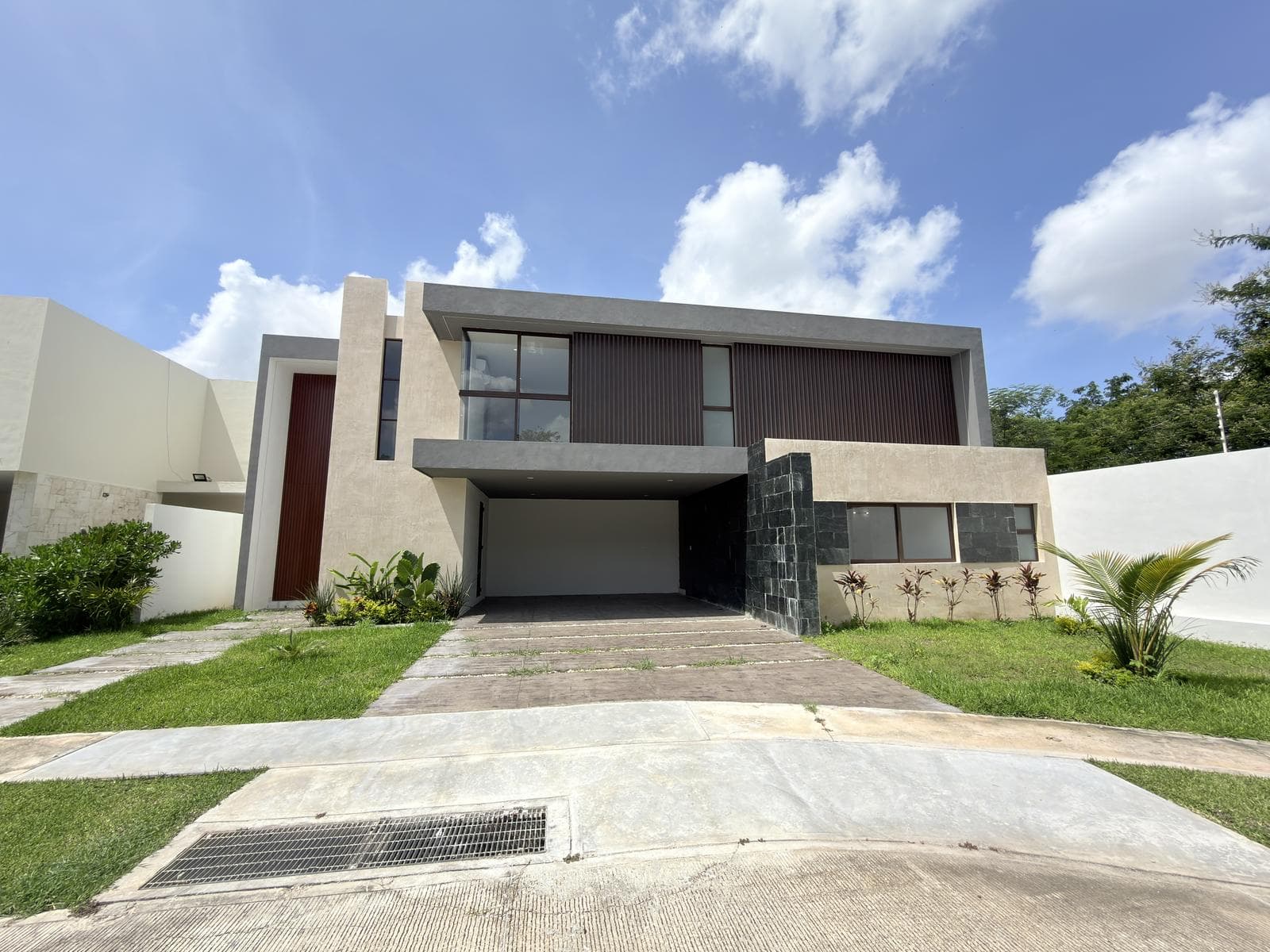 5-Bedroom House for Sale on Privada Parque Natura in Cholul, Mérida, Yucatán