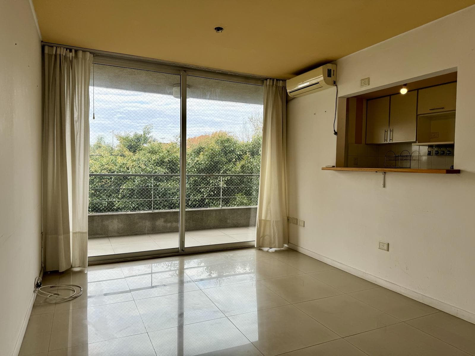Departamento en alquiler, dos ambientes con cochera