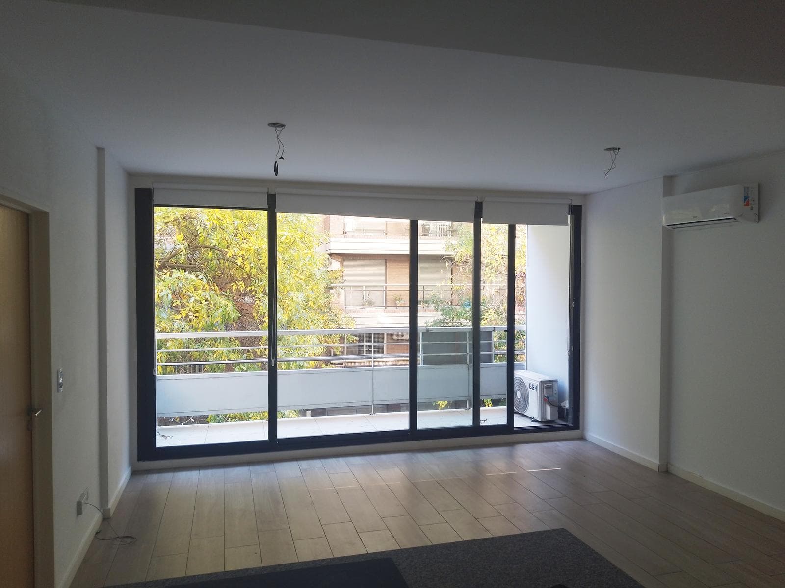 For Rent, Apartment, 2-room, Master Suite, Walk-in Closet, 2 Bathrooms, Balcony, Villa Urquiza