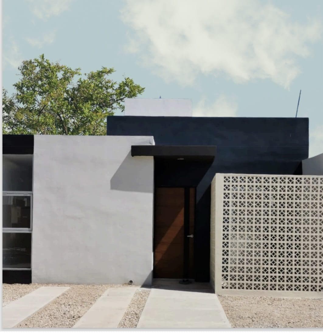 HOUSE FOR $1,430,000 IN EL CAUCEL. LASSO NEIGHBORHOOD. SPACIOUS LOT.