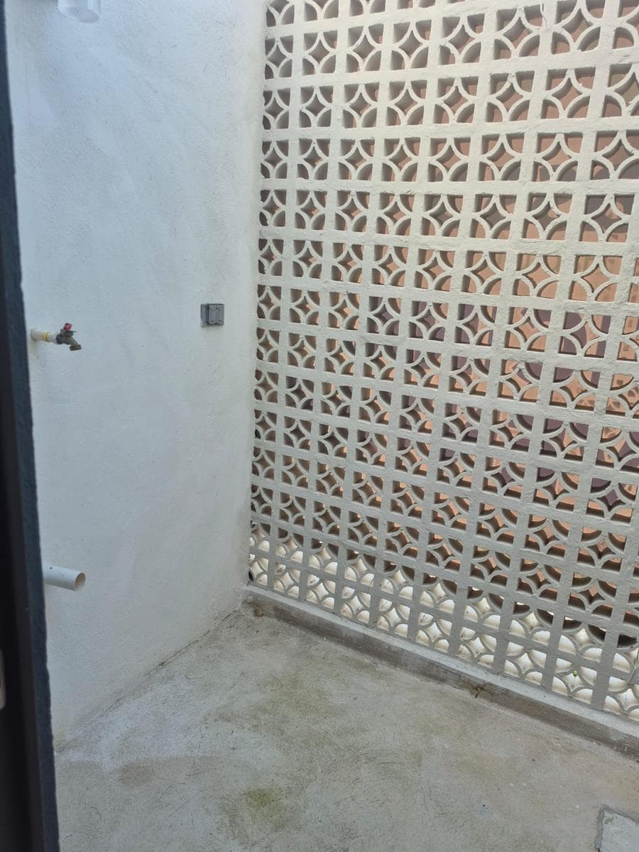 HOUSE FOR $1,430,000 IN EL CAUCEL. LASSO NEIGHBORHOOD. SPACIOUS LOT.