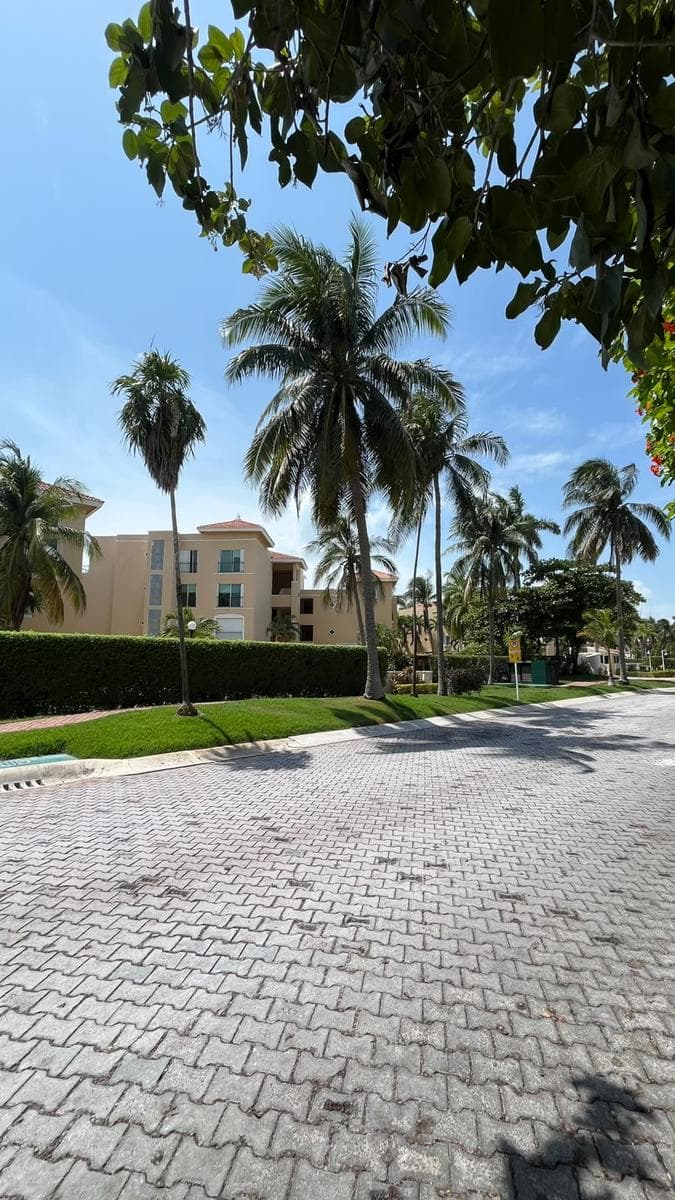 Hermoso departamento amueblado en residencial Isla Dorada, Zona Hotelera