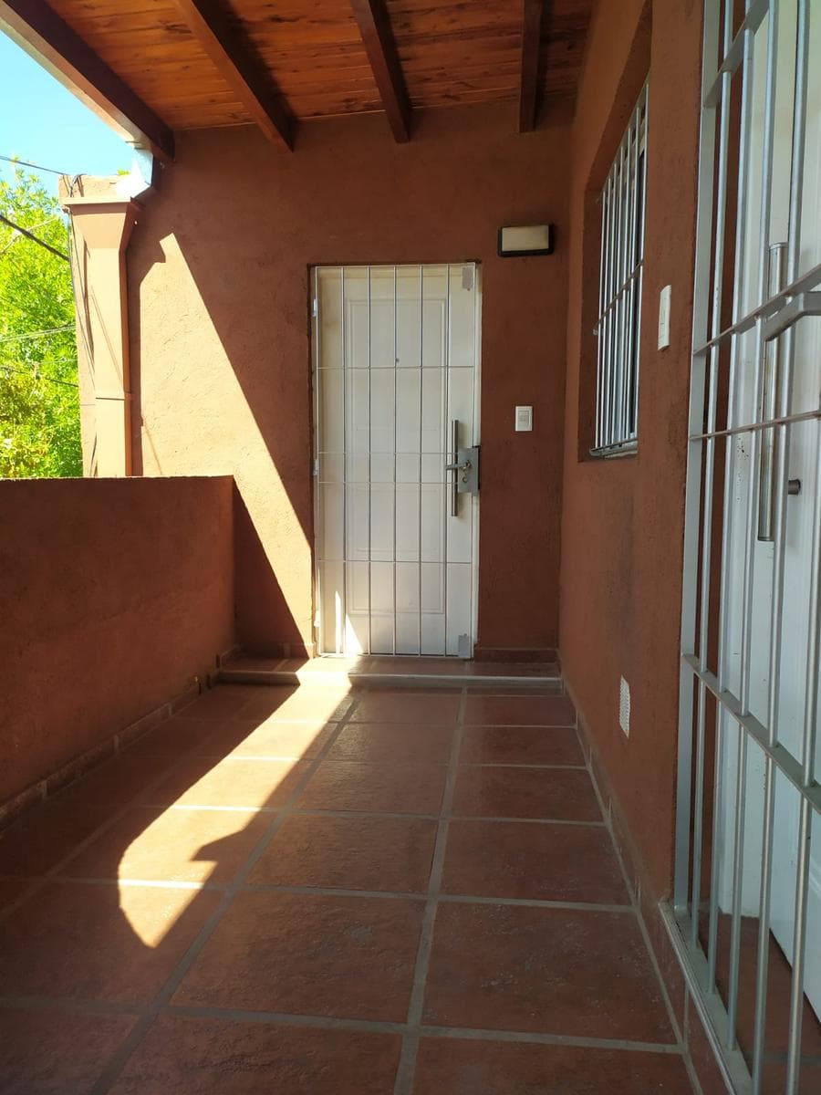 Departamento en alquiler 2 dormitorios en Villa Cabrera sobre calle Julián Paz 1771