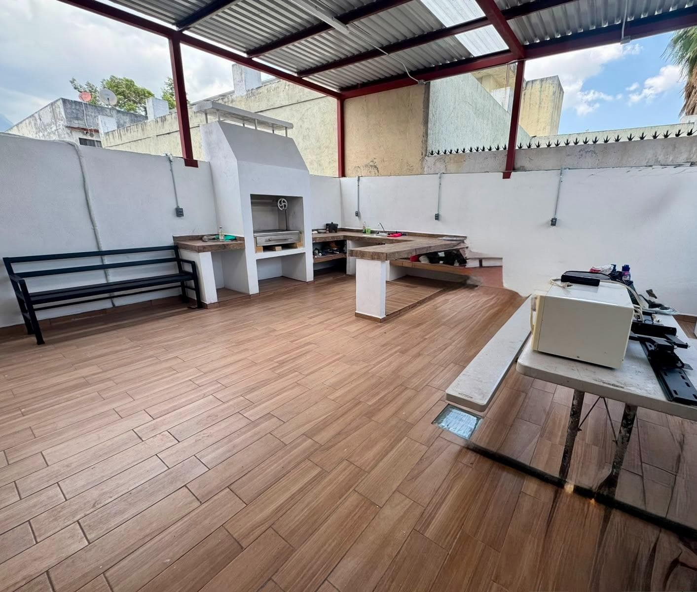 LOFT FOR RENT IN MITRAS CENTRO WITH UTILITIES INCLUDED