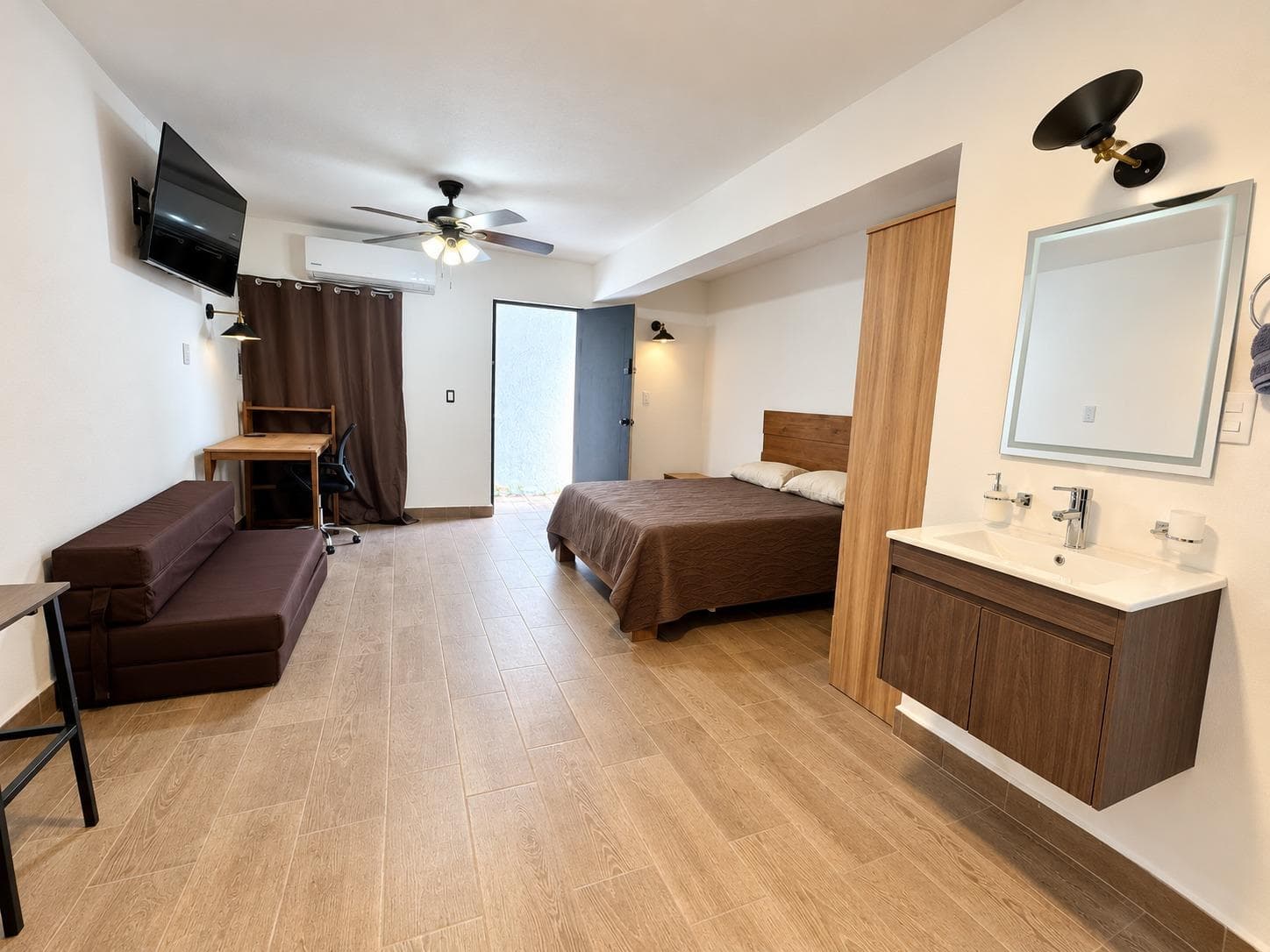 LOFT FOR RENT IN MITRAS CENTRO WITH UTILITIES INCLUDED