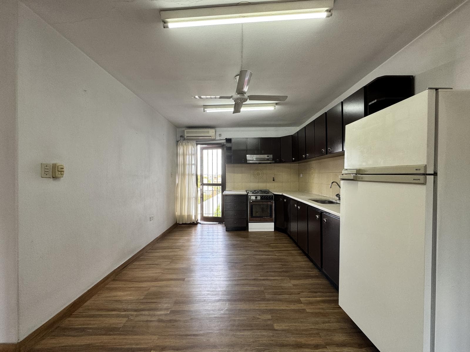 3-bedroom apartment with a balcony and a terrace with a grill in General Paz