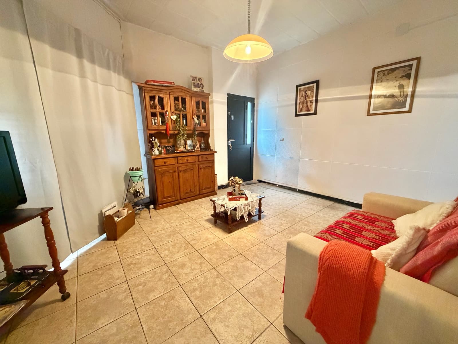 Casa de 4 Dormitorios con Cochera y Terraza – Arroyito, Rosario