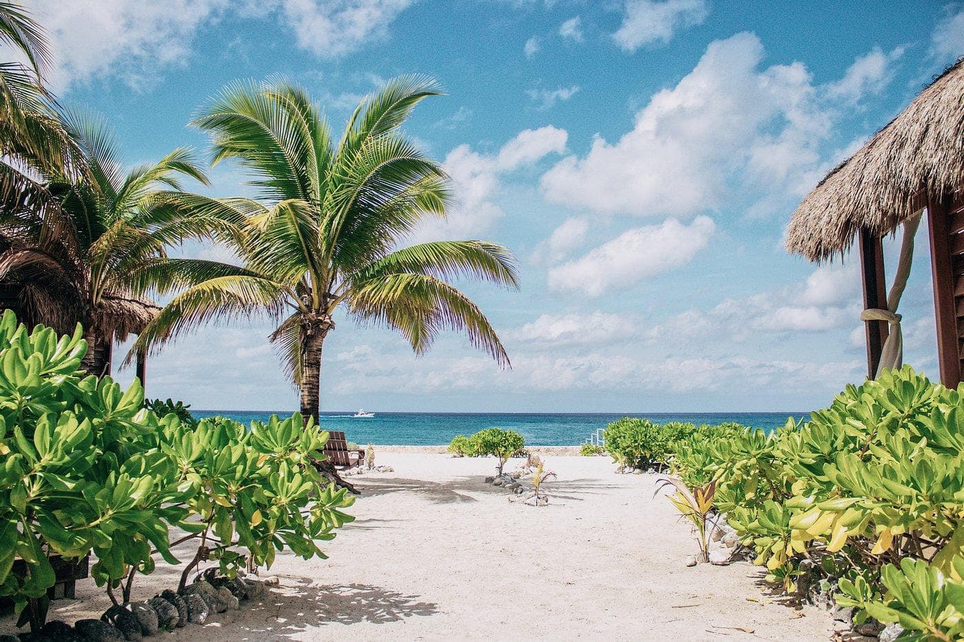 CONDO FOR SALE IN COZUMEL, WITH ACCESS TO A BEACH CLUB