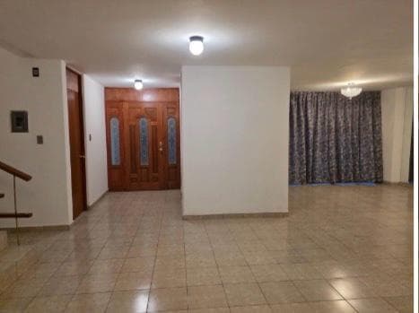 House for sale in Jardines de Churubusco.