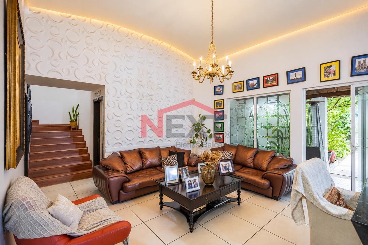 HOUSE FOR SALE IN THE ENCHANTING RESIDENTIAL COMPLEX
