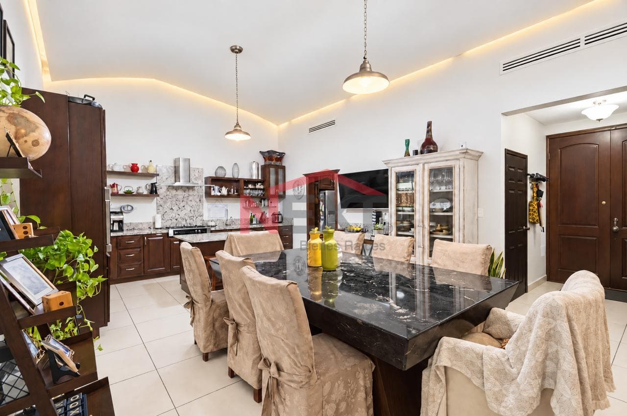 HOUSE FOR SALE IN THE ENCHANTING RESIDENTIAL COMPLEX