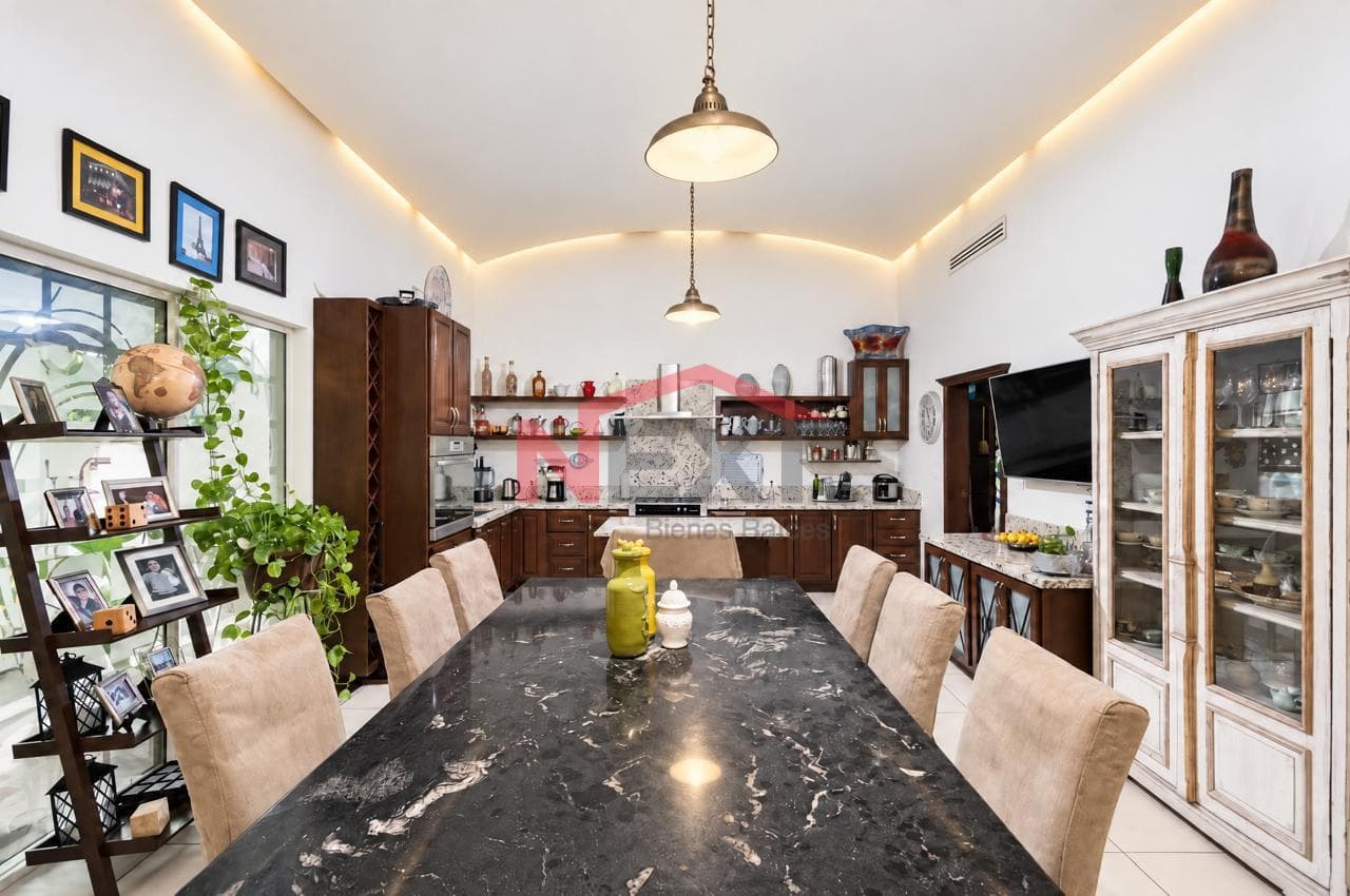 HOUSE FOR SALE IN THE ENCHANTING RESIDENTIAL COMPLEX