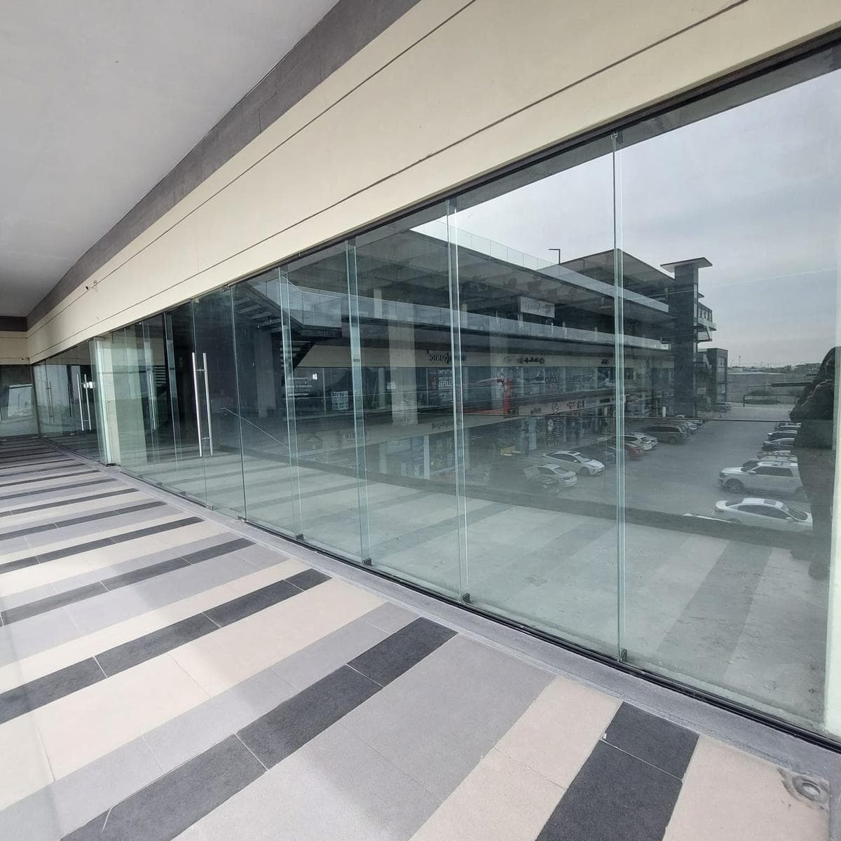 COMMERCIAL SPACE FOR RENT IN CUMBRES