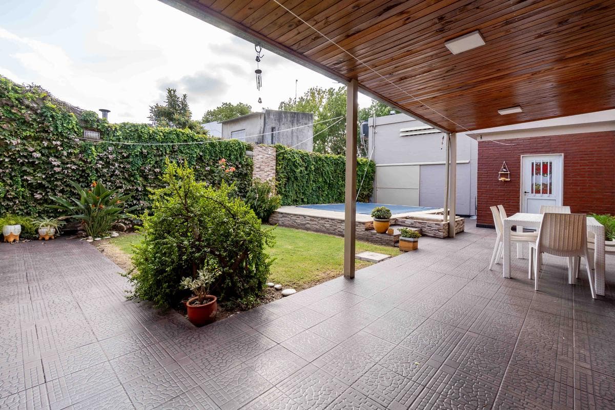 FOR SALE - 4-bedroom house with pool and shed - Urquiza, Rosario