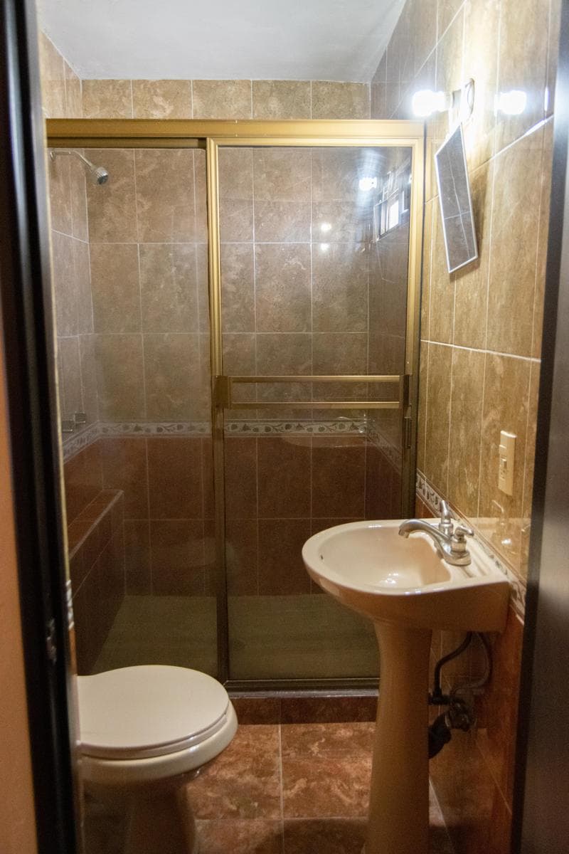 Spacious house for rent in Colonia Paseo del Sol. Excellent, central location in the western part of the city.