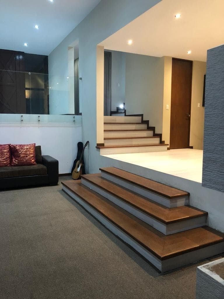 HOUSE FOR SALE IN CONTRY