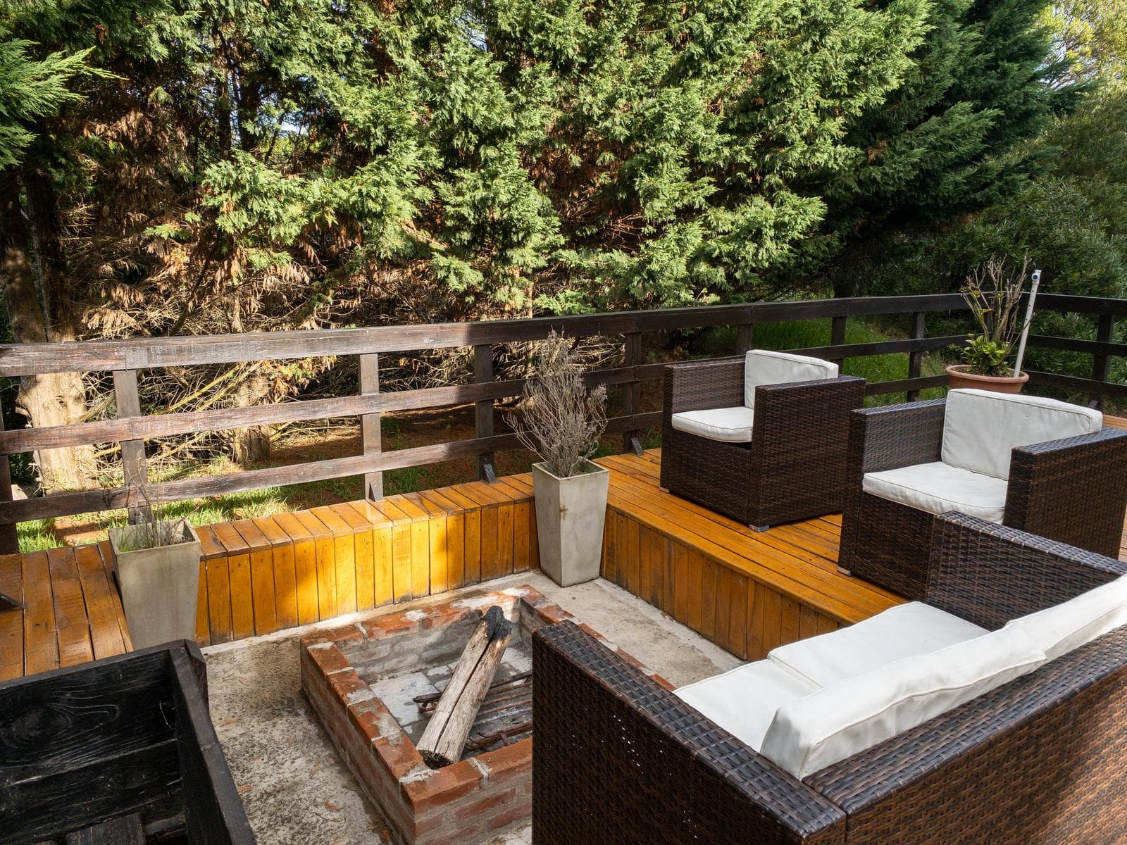 Apartment with amenities and services.