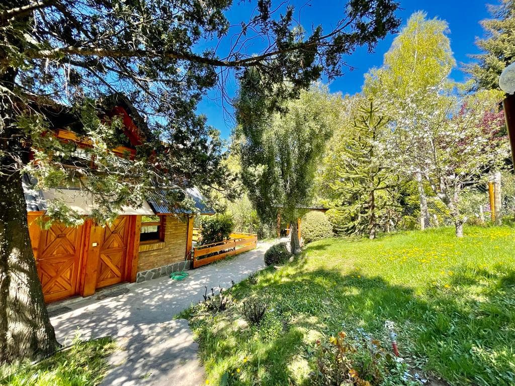 Cabin Complex for Sale in El Faldeo Neighborhood - Lake View - Bariloche