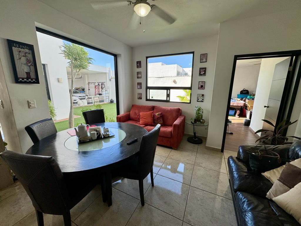 House for sale or rent in Los Santos Residencial, Hermosillo, Sonora.