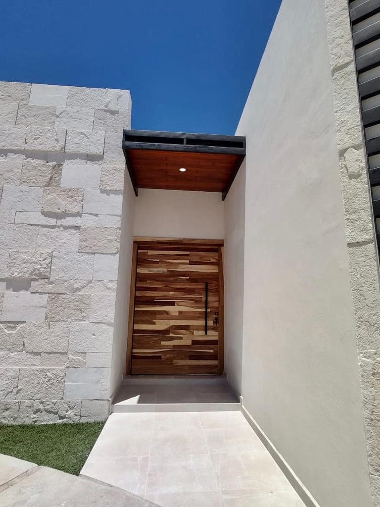 Single-Story House for Sale in Los Santos Residencial