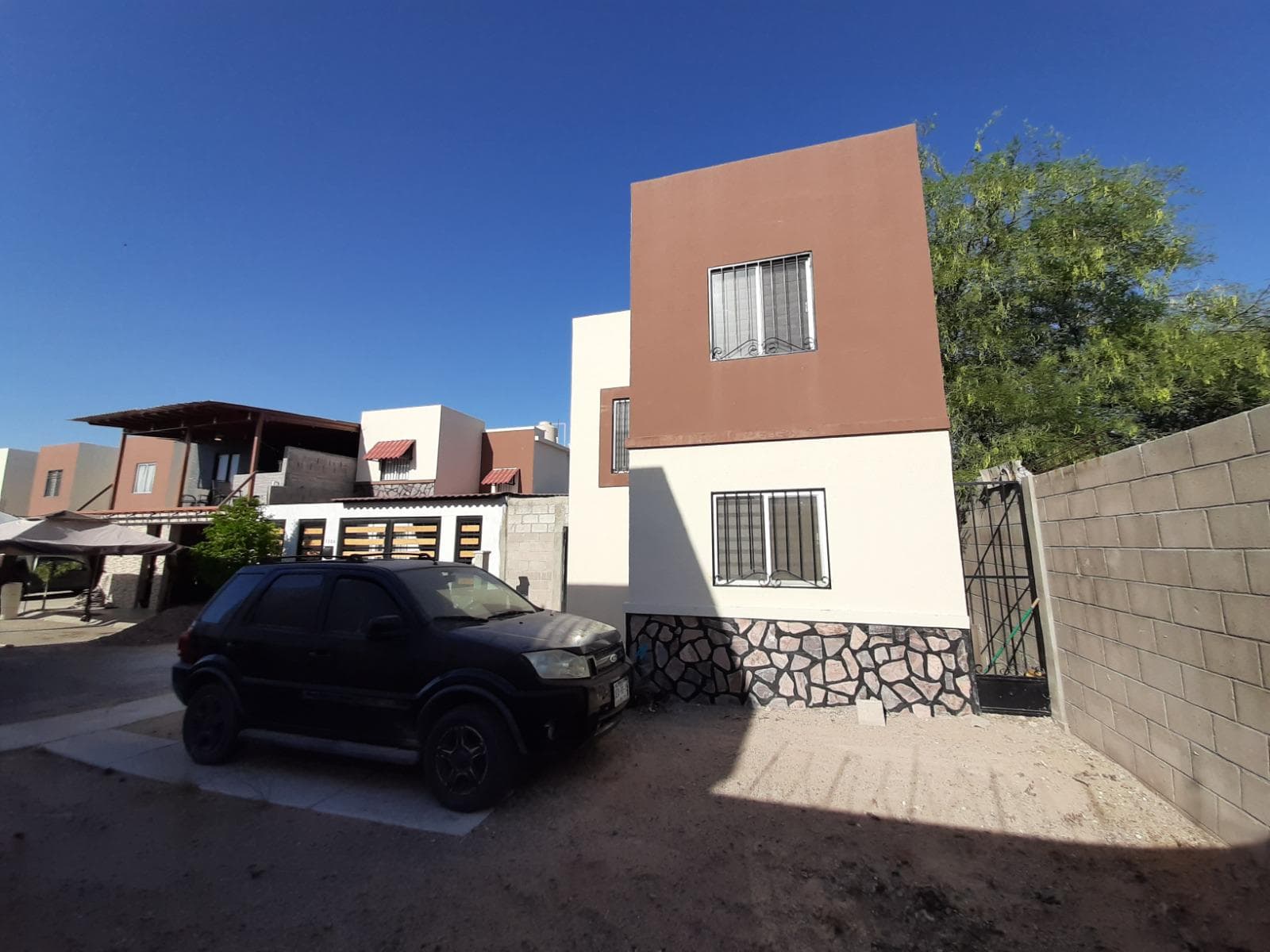 House for sale in the Gala Subdivision, Rubí section, south of the city