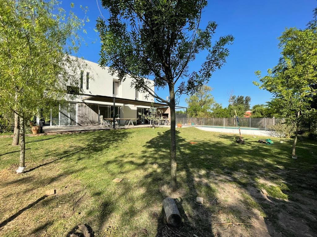 Short-term rental 2026/27—second half of December/January—Bella Vista