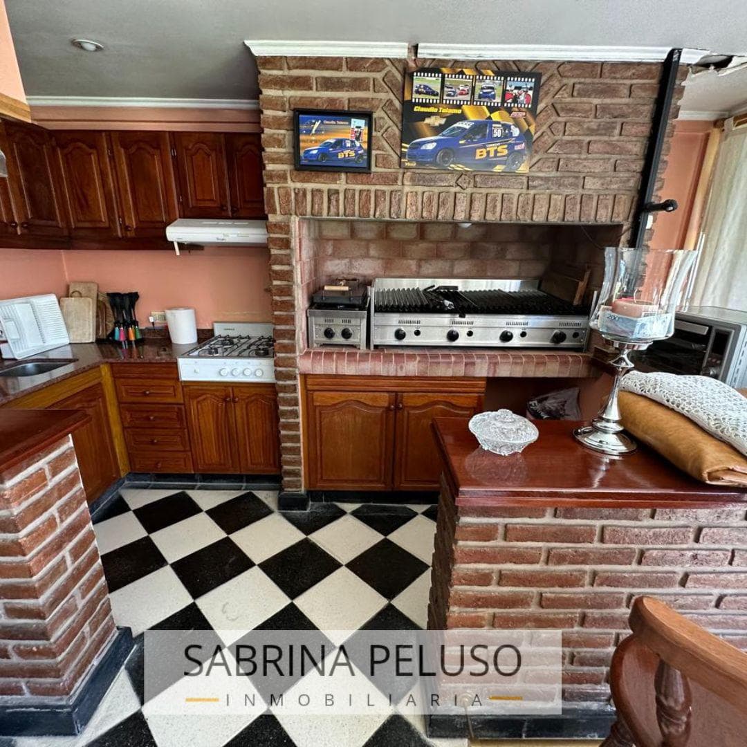 6-room house for sale in Ituzaingó