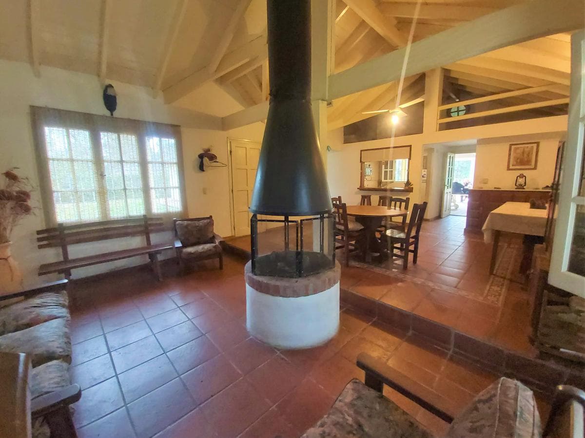Beautiful property with a 3,000 m2 lot in the Parque Exaltación neighborhood