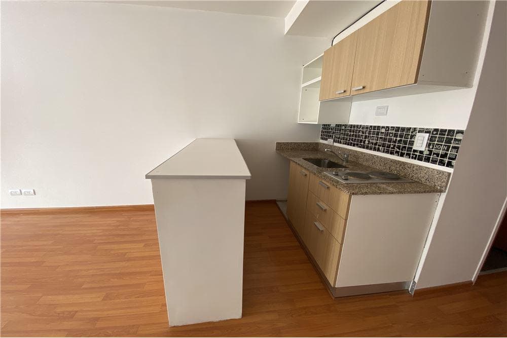 FOR SALE: VERY BRIGHT STUDIO APARTMENT IN BELGRANO