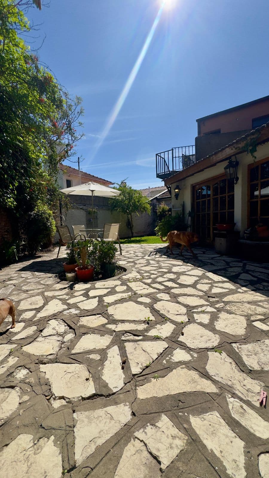 Casa de 5 ambientes en venta, Temperley.