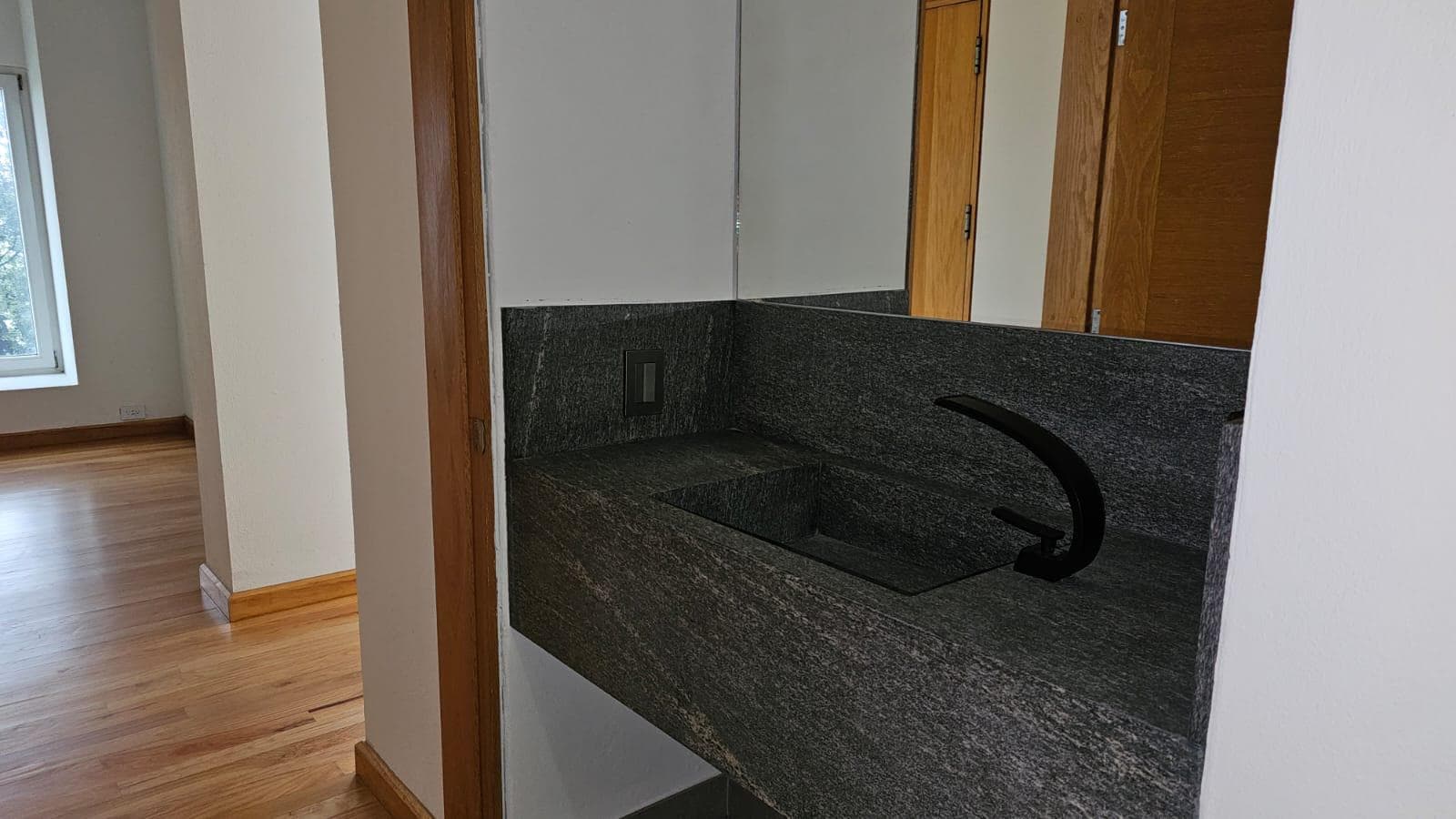 HOUSE FOR SALE IN VILLA MONTAÑA