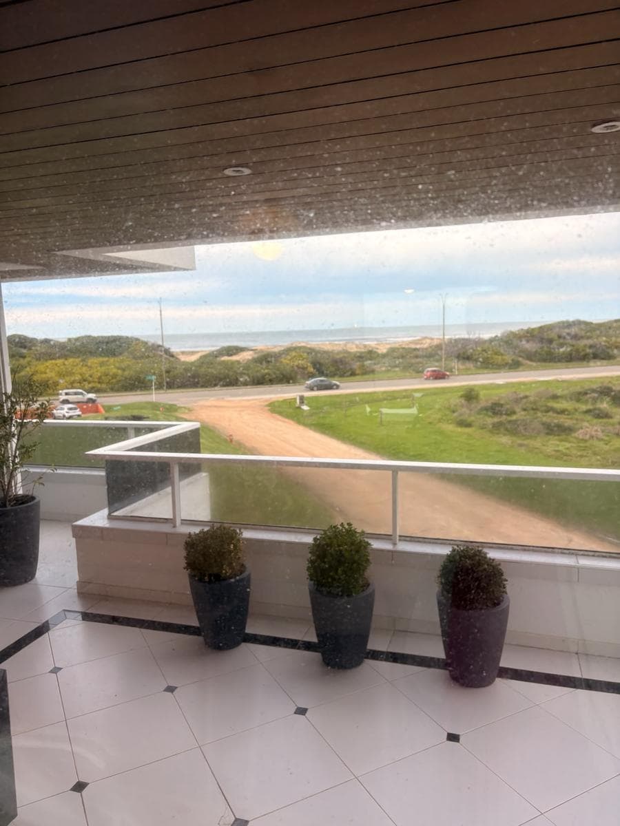 Punta del Este: Apartment for Sale and Short-Term Rentals in Aguas Azules II