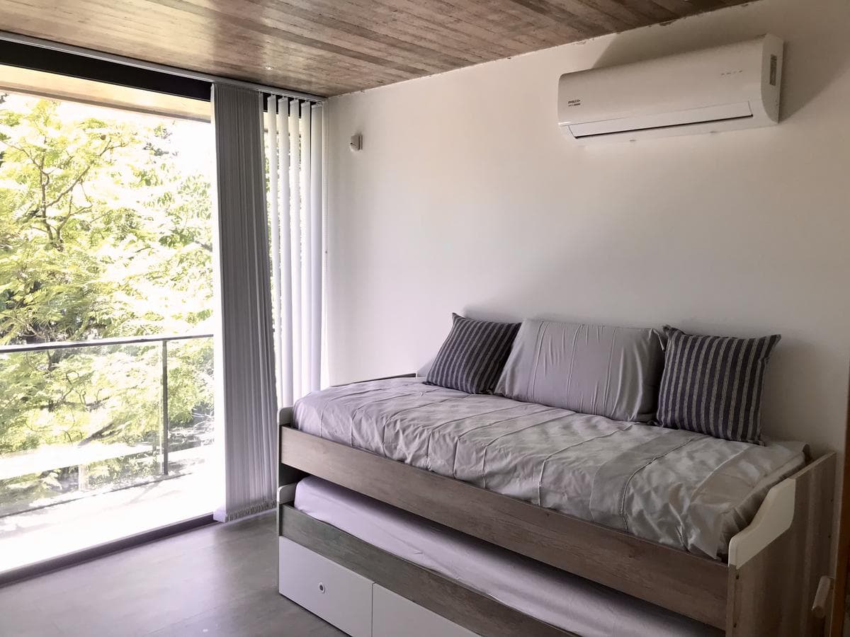 Apartment for rent in downtown City Bell. 474 at the corner of 14th. 2 bedrooms, garage. In impeccable condition