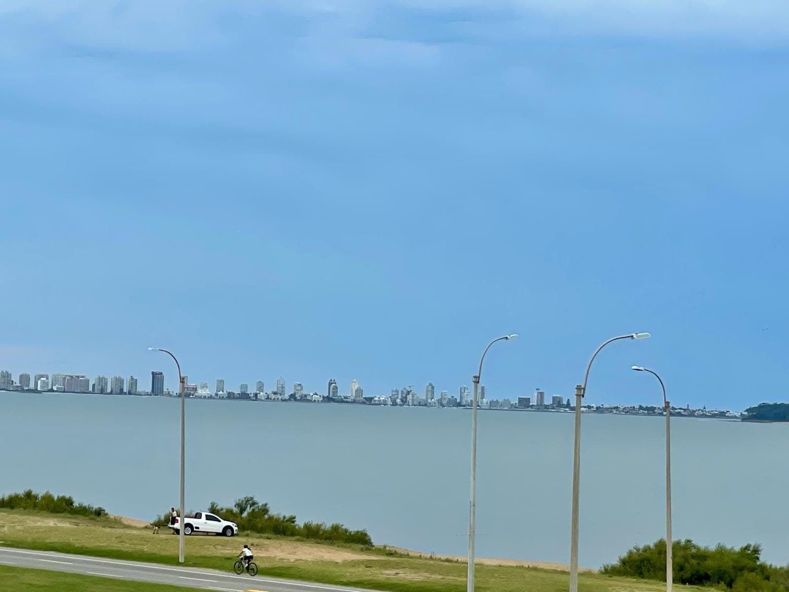 Punta del Este: Sales and Rentals at the Laguna Ph Building