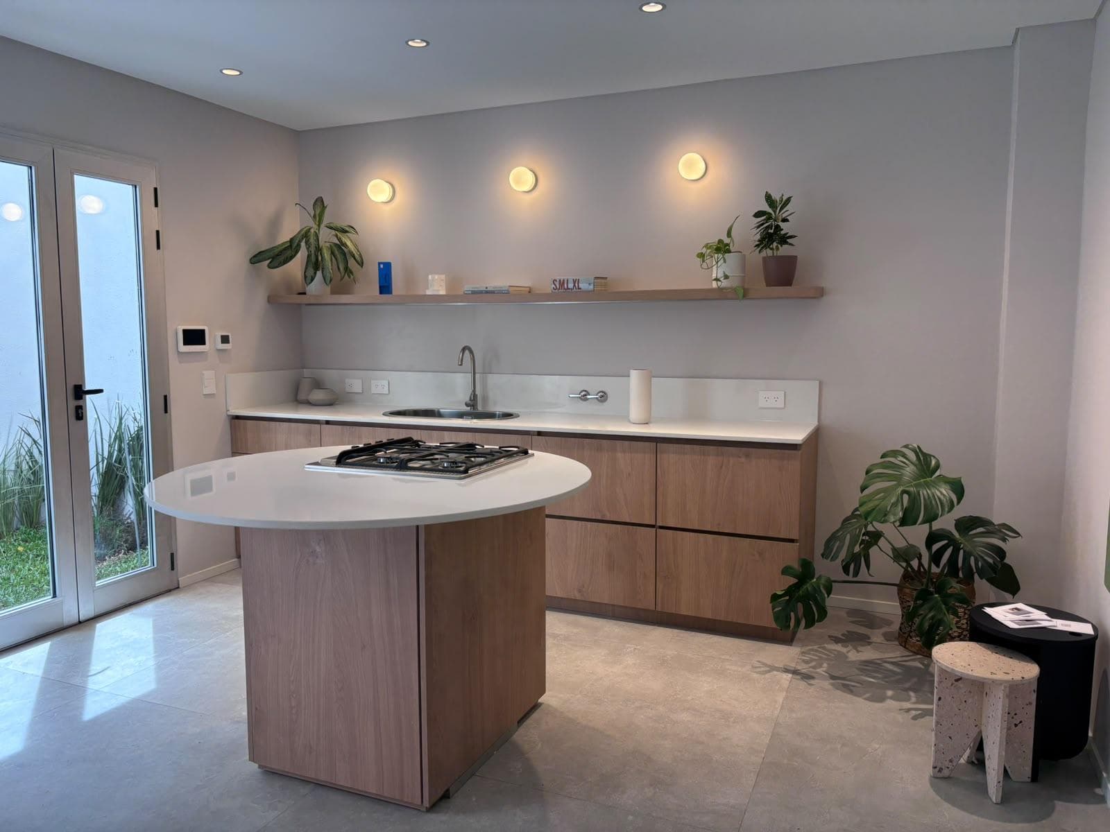 3-bedroom house for sale with a hallway, near the river, with a terrace and patio