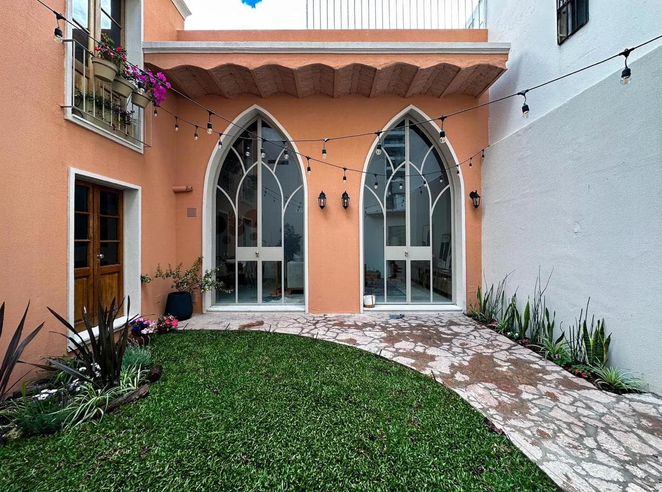 Casa de Pasillo con 3 Dormitorios, Patio, Terraza y Pileta - Pichincha, Rosario